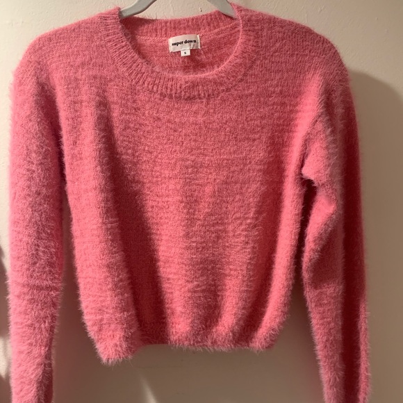 Fuzzy & soft pink superdown sweater - Picture 1 of 3